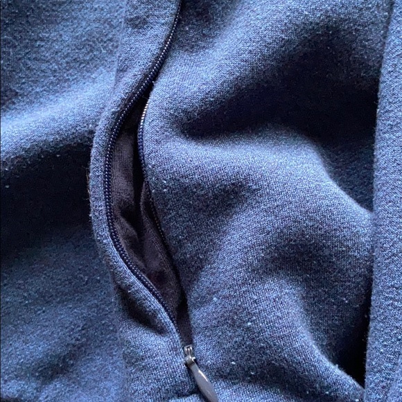 Under armor sweatshirt - Picture 3 of 3